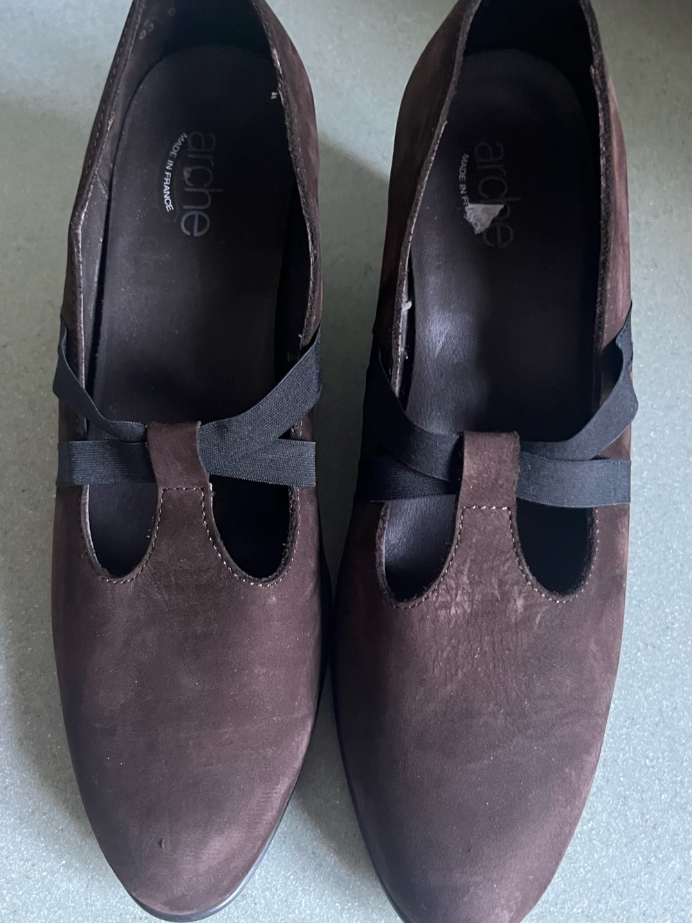 Arche Dark Brown Suede Mary Jane wedge with Black Cross Strap Sz 39 exc cond